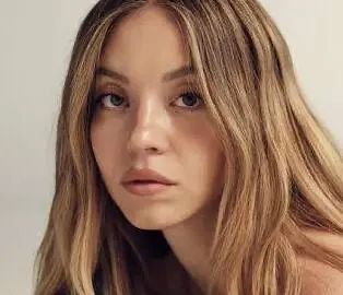 Sydney Sweeney Bio: Age & Net Worth